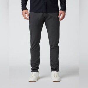 NWT Vuori Aim Pant in Charcoal
